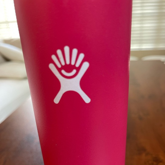 Hydro flask 24 ounce oz with flex cap screw on lid Watermelon Pink - Picture 4 of 4